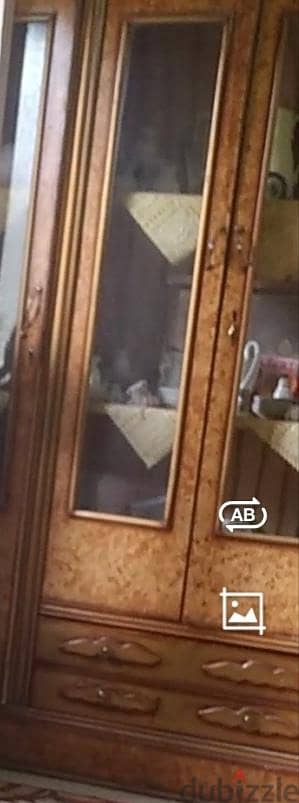 نيش مستعمل بحاله جيده  أربع درف ودرجين  المكان حدايق القبه للتواصل