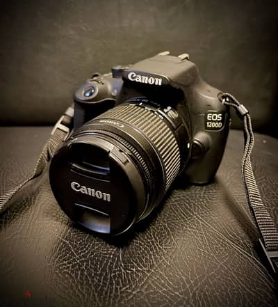 كاميرا Canon 1200D بحالة ممتازة
