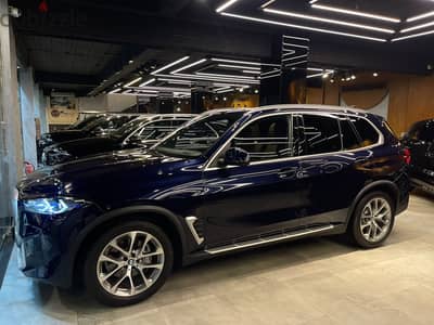 BMW X5 xDrive40i 2025 700KM استلام فورى