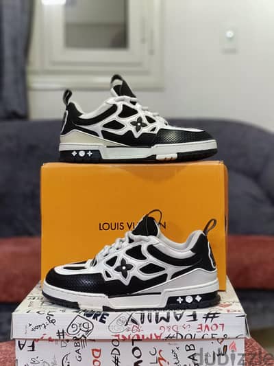 White Louis Vuitton shoes ( lv skate ) / جزمه ال ڤي بيضاء ايطالي