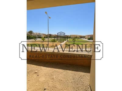 شقة مميزة للبيع في الشروق الحي الأول للمستشارين El Shorouk – First District  فيو مفتوح ومساحات مميزة