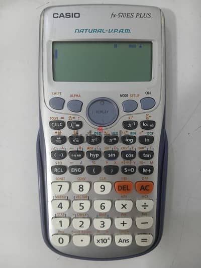 آلة حاسبة علمية كاسيو Casio fx-570ES PLUS أصلية بحالة ممتازة