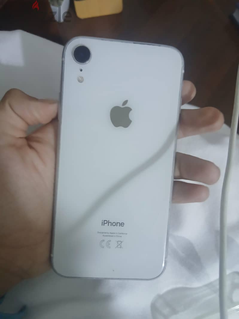 Apple - iPhone XR 1