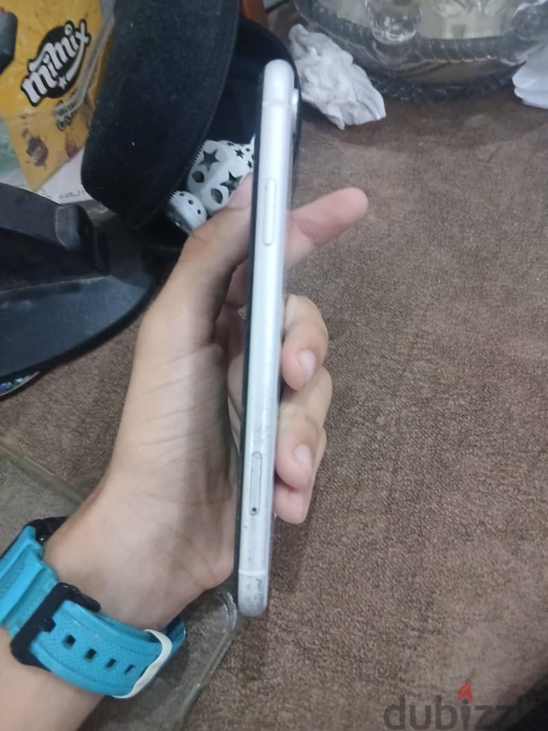 Apple - iPhone XR 3
