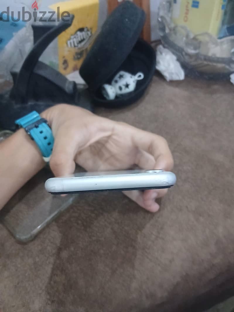 Apple - iPhone XR 6