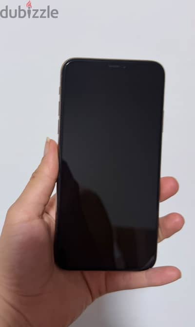 ايفون 11 pro max للبيع