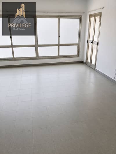 For rent: empty residential space in Zahraa El Maadi, sector two, 126 m