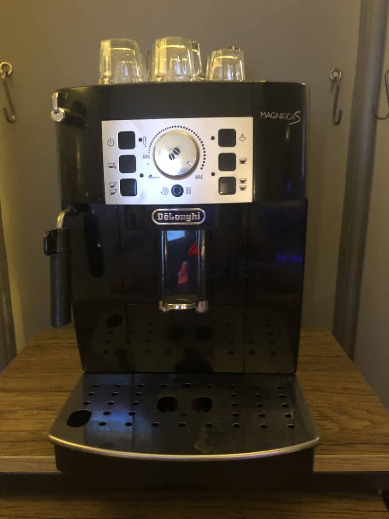 De'Longhi MAGNIFICA S SMART Bean To Cup Fully Automatic Coffee Machine 1