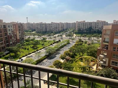 شقة للبيــع كاش 168م بمدينتى B8 خطوات للخدمات ودقايق من نادى مدينتى ومجمع البنوك والمدرسة البريطانية ومستشفى مدينتى الجديدة