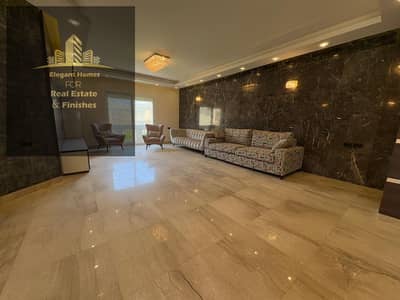 I Villa Roof Corner للإيجار في ماونتن فيو هايد بارك – جولدن سكوير | 305م + روف 90م | مفروشة بالكامل