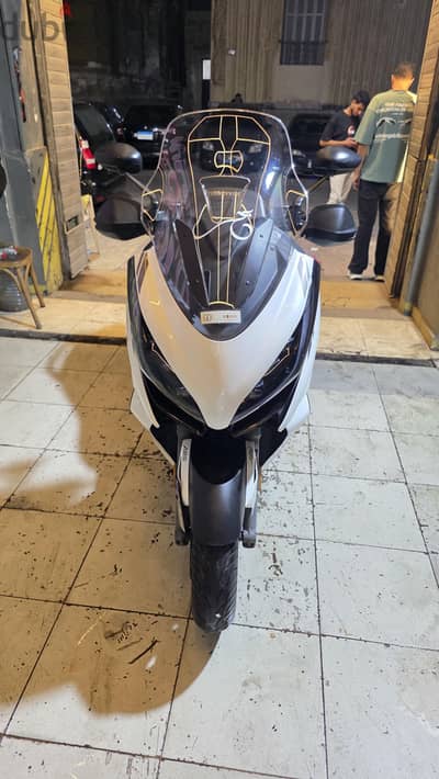 اسكوتر زونتوس ابيض E 350