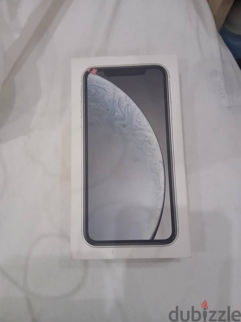 Apple - iPhone XR 7