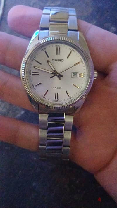 ساعة كاسيو أصلية بحالة ممتازة Casio MTP-1302D (إطار مضلّع أنيق)