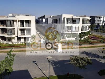 للبيع اخر دوبلكس دورين بمساحه ڤيلا اميز لوكيشن ف التجمع الاول قسط ع 12سنه بكمبوند TAJ CITY