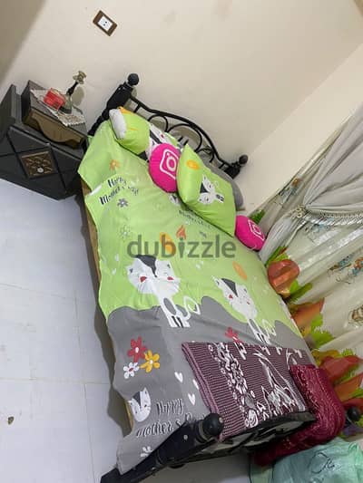 سرير ١٢٠