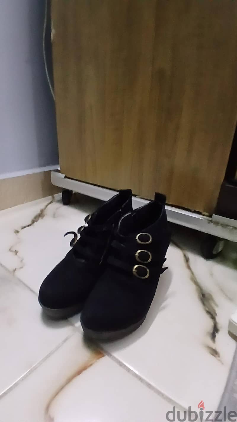 احذيه 1