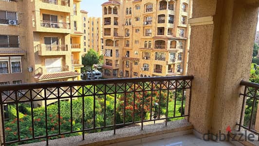 للإيجار فى مدينتى شقة ١٧٥ متر بال b1 امام النادى مباشرة ڤيو جاردن
