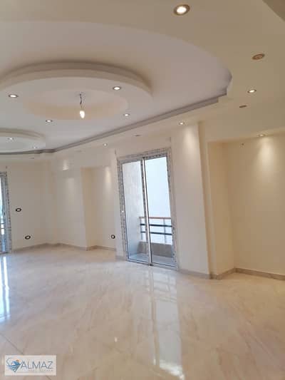 Unfurnished 185 sqm apartment for rent with kitchen in The Square Compound, Fifth Settlement, near South 90th Street.