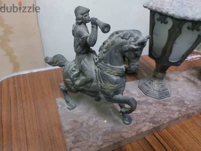 تحفة ديكورية من النحاس الخالص علي شكل 2 حصان وفانوس