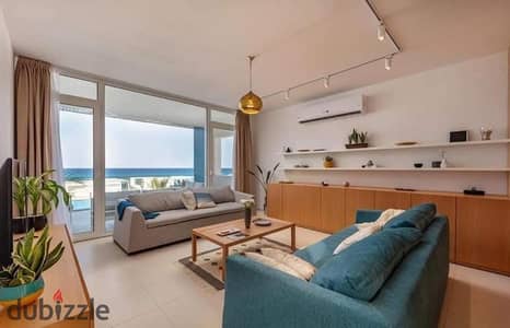Duplex with 4 bedrooms + maid's room for sale at a premium location with a direct double view of the Crystal Lagoon, with an area of 145 meters and a roof of 45 meters, and delivery within 3 years with a 5% down payment.