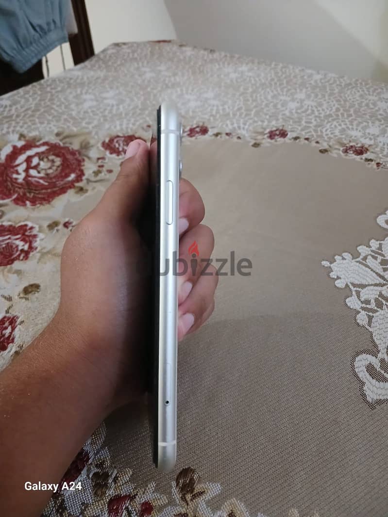 Apple - iPhone 11 2