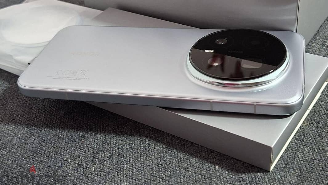 Honor Magic8 pro 1