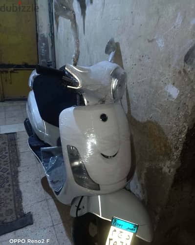 اسكوتر sym مستعمل نضيف جداً ماتور محترم للبيع مش محتاج جنيه مصروف