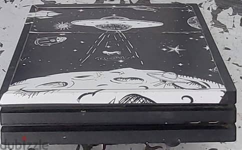Ps4 pro حالته ممتازة جدا ونظيف