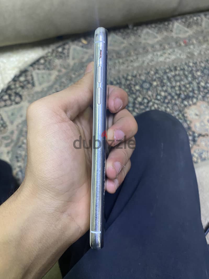 Apple - iPhone X 4