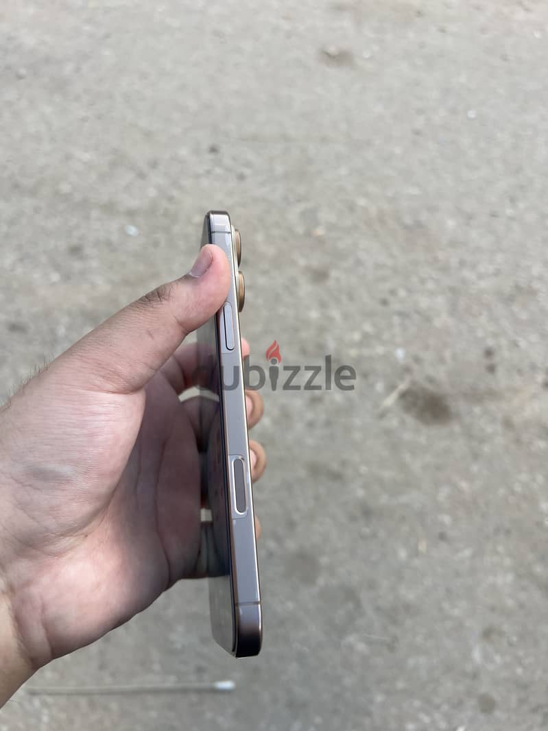 Apple - iPhone 16 Pro Max 1