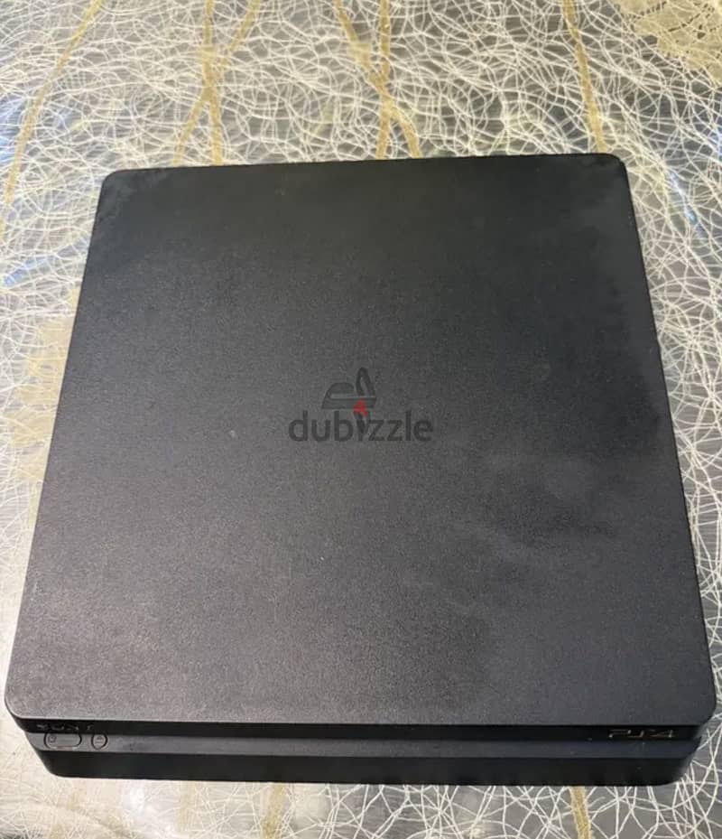 PS4 slim 1