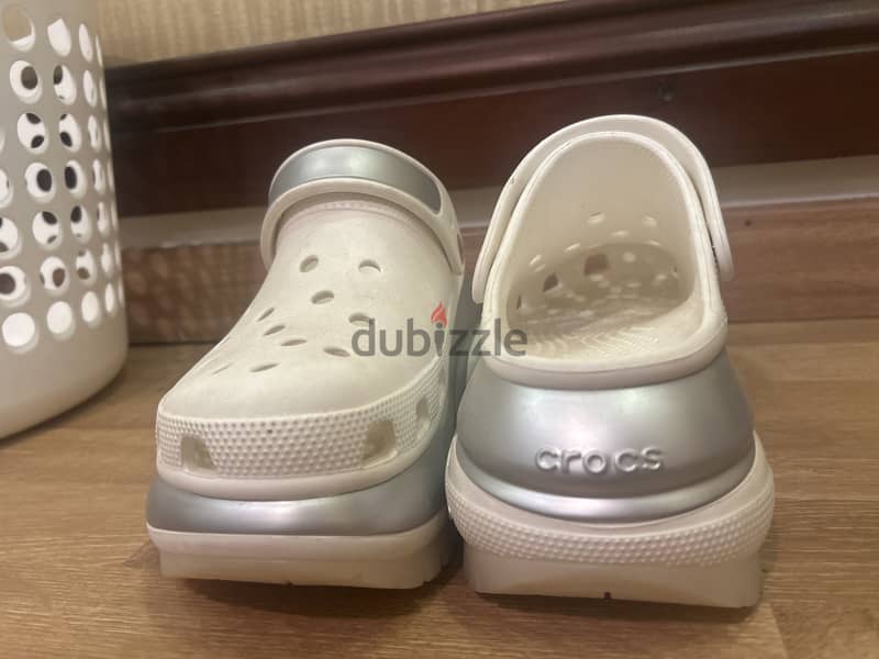 Original crocs Never worn 1