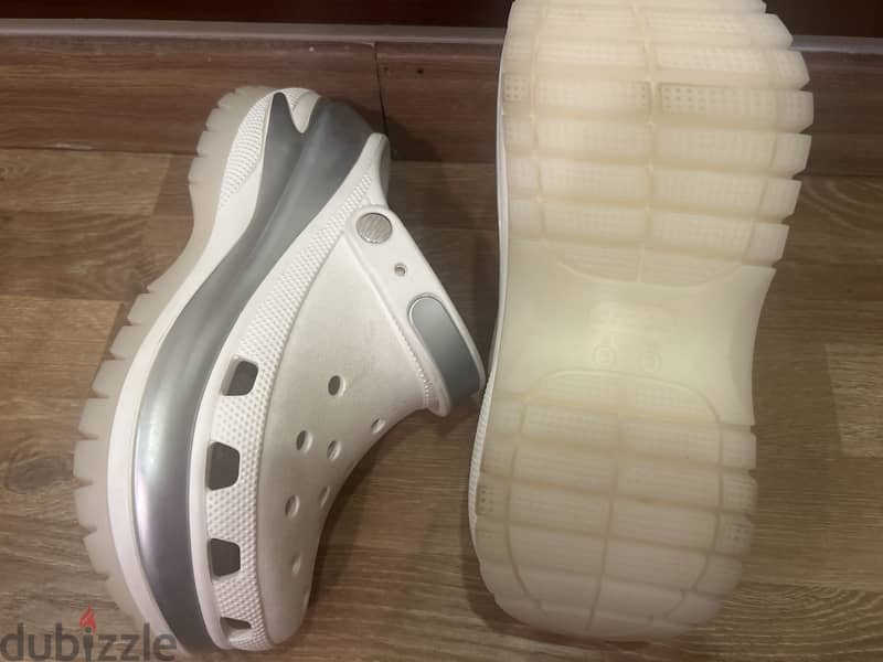 Original crocs Never worn 2