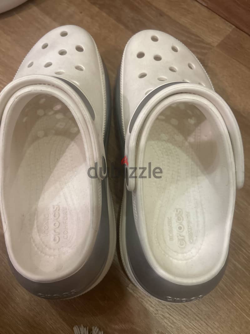 Original crocs Never worn 3