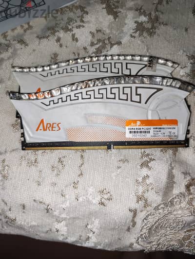 رامات ARES DDR4 16GB (2×8GB) 3200MHz بحالة ممتازة