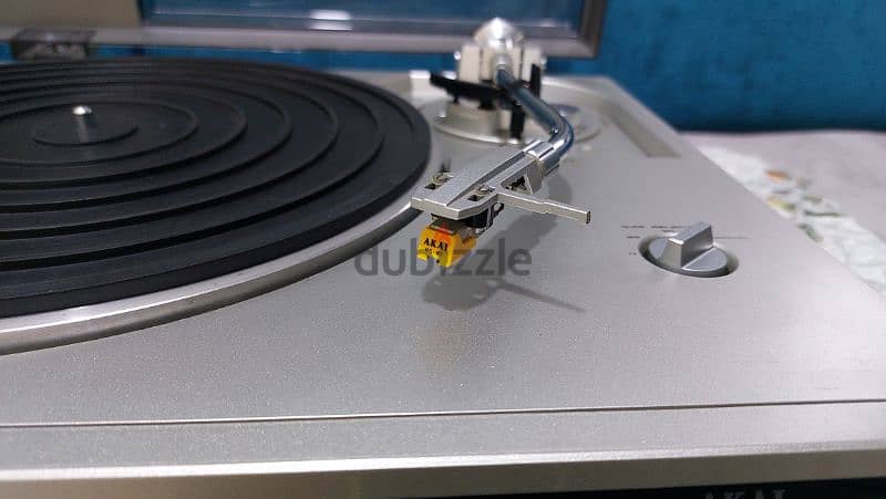 Turntable Akai AP-Q330 4