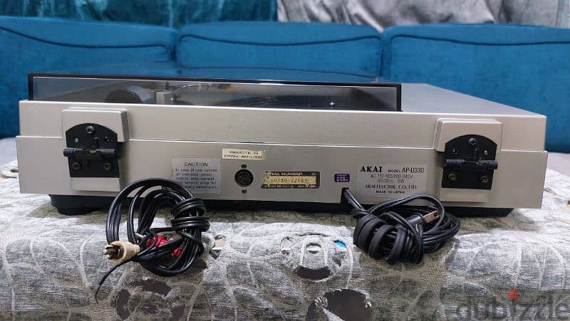 Turntable Akai AP-Q330 8