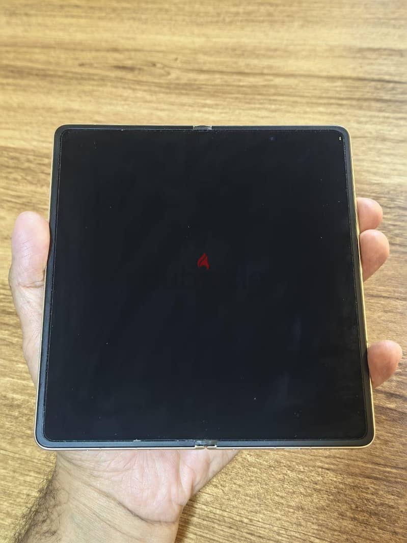 Honor Magic V6 4
