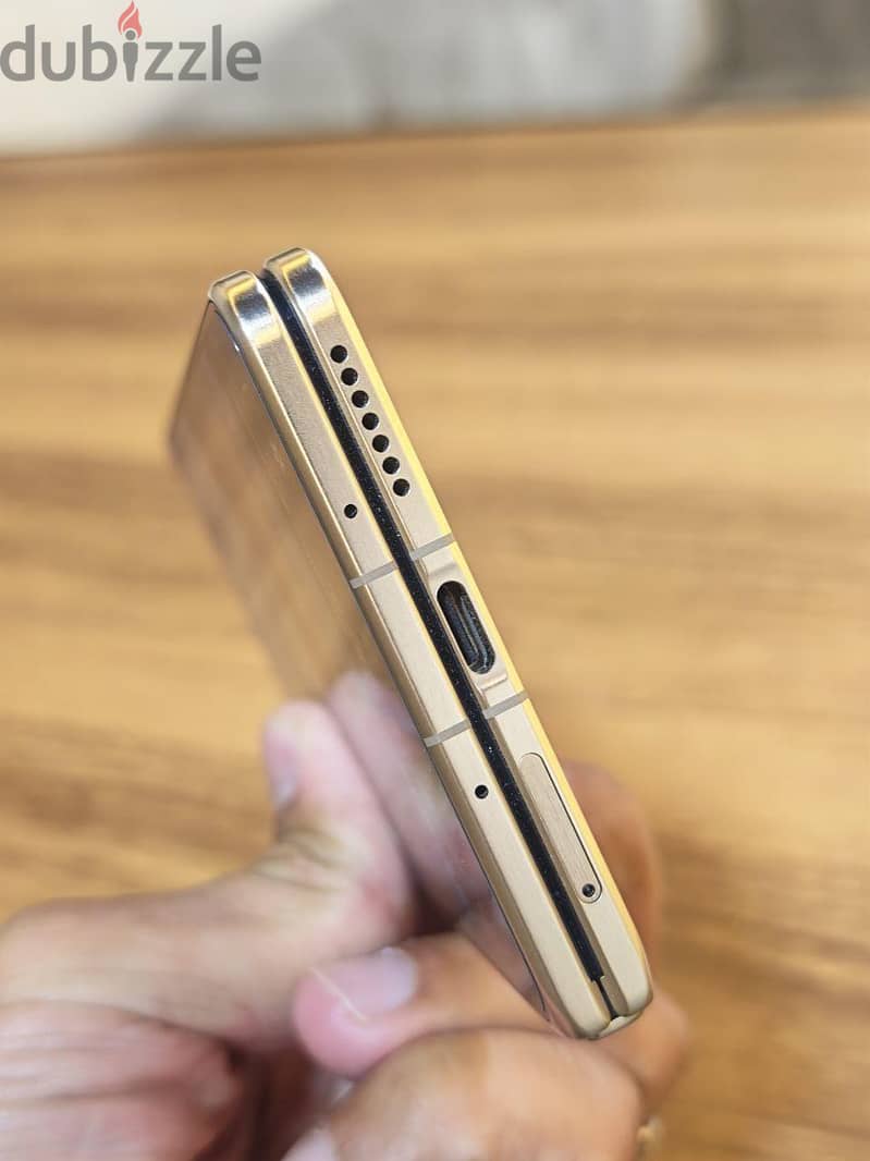Honor Magic V6 8