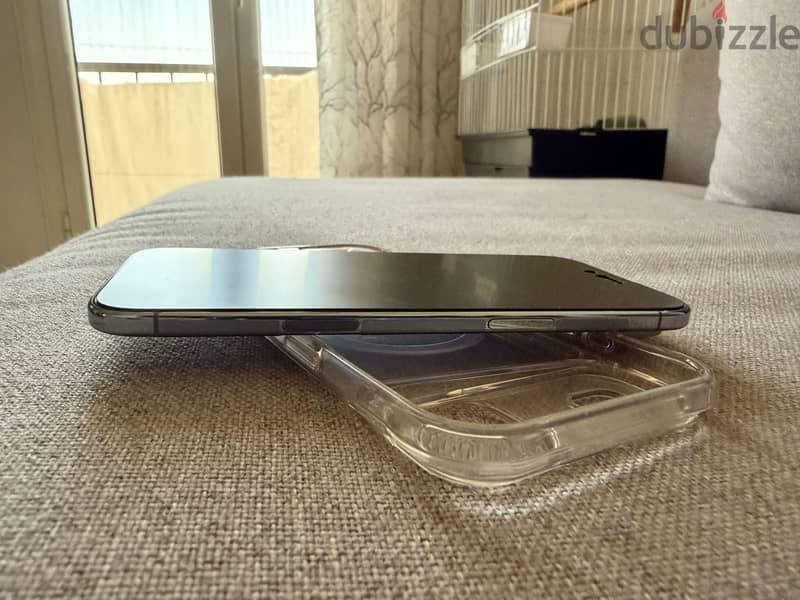 Apple - iPhone 17 Air 3