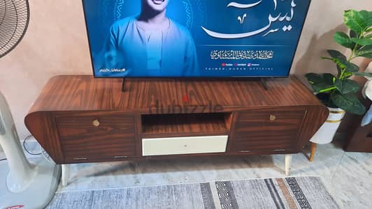 ترابيزة تلفزيون ٢ متر
