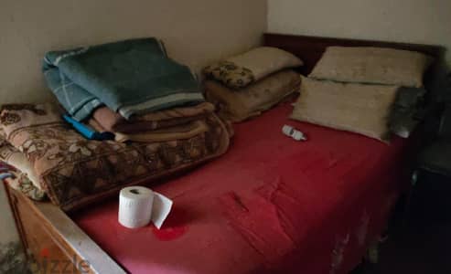 سرير ودولاب