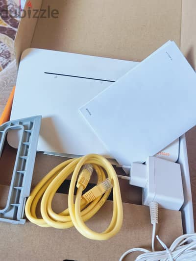 راوتر هوائي Huawei 4G Router 3 Pro كسر زيرو بكل مشتملاته الأصلية