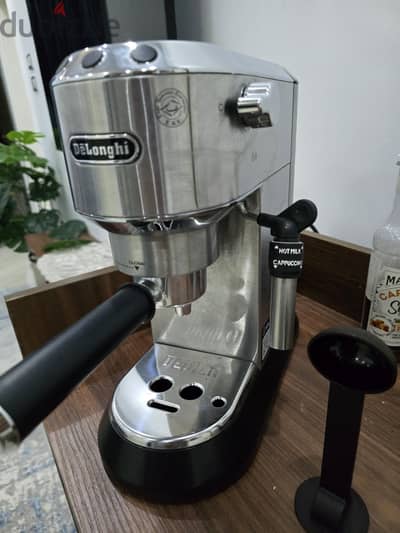 delongi dedica like new مكنة قهوة ديلونجي ديديكا