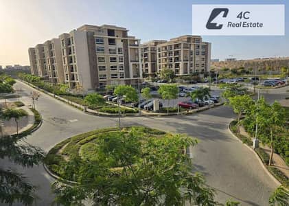 شقة للبيع استلام فوري بفيو مميز بأقل من سعر السوق 3 غرف في Taj City بالقرب من مطار القاهرة الدولي وطريق السويس ريسيل