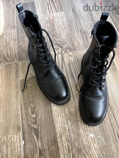Even&Odd Women’s Black Platform Combat Chelsea Boots