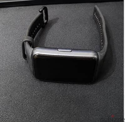 ساعة Huawei Band 6 بحالة ممتازة