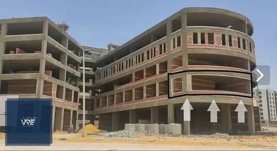 86-square-meter commercial unit for sale in Zahraa El Maadi; street-facing with a direct view of Wadi Degla Club.