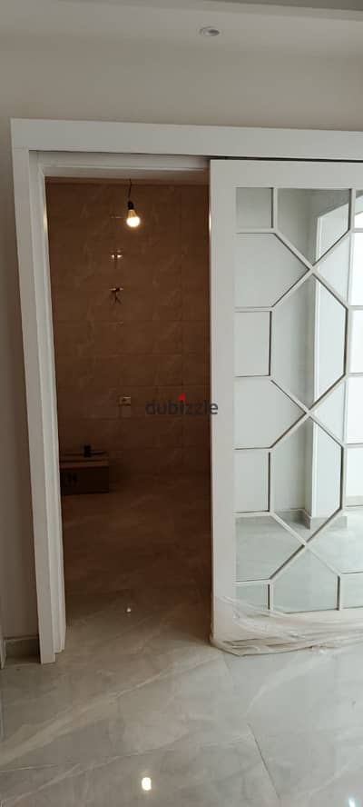 شقة 175م جاهزة للسكن في iCity Club Park