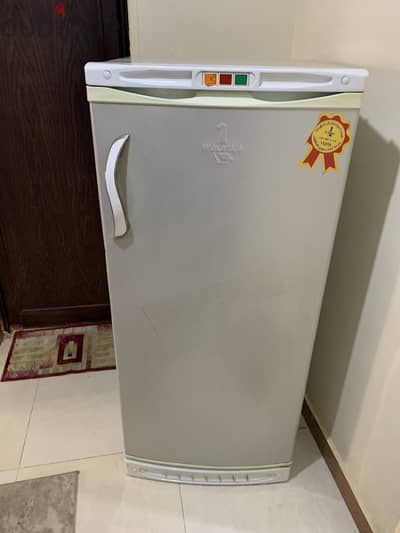 ديب فريزر الاسكا للبيع بحالة جيدة